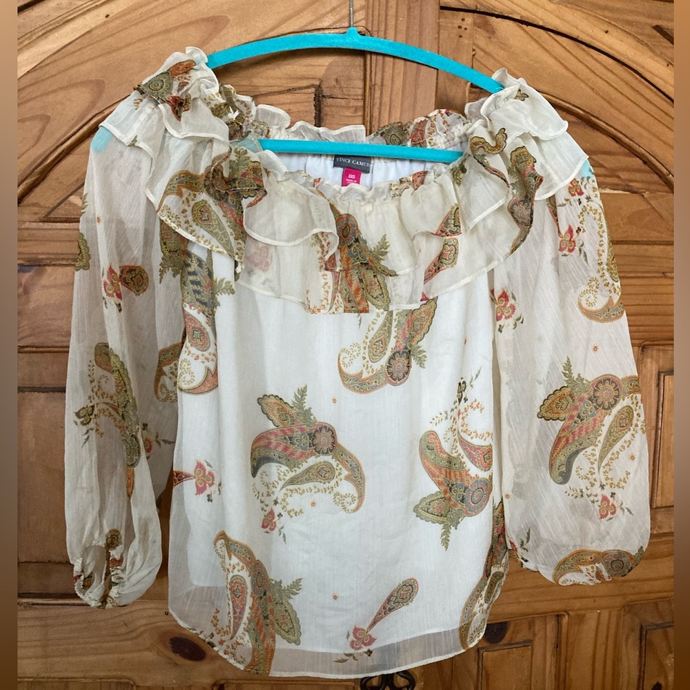 2/10.00 Vince Camuto Off-Shoulder Blouse